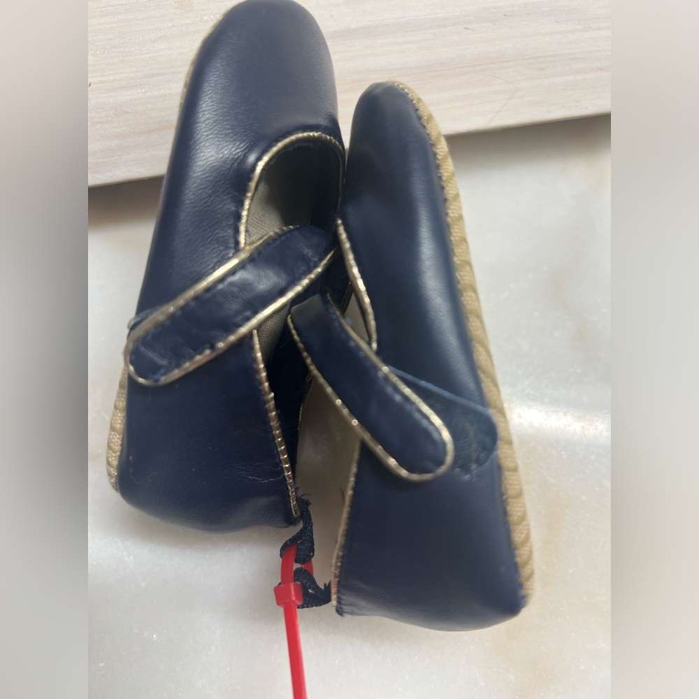 6-12 months baby GAP navy soft shoes w velcro closure